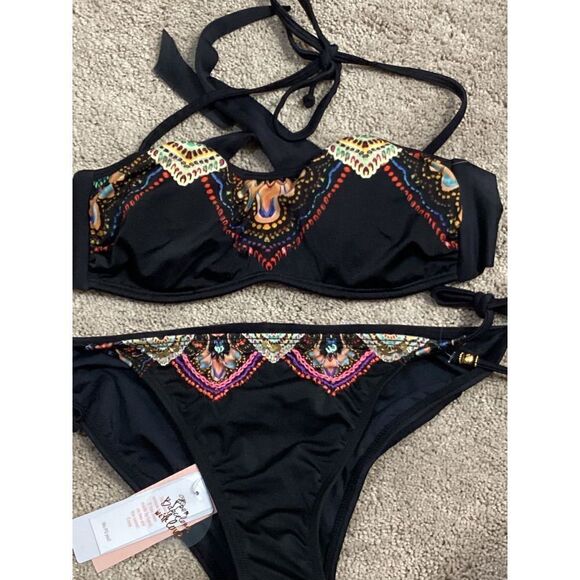 New. Pilyq embroidered full bikini. MIXED SIZES
S-top/L-bottoms. Normally $169 - Picture 6 of 8
